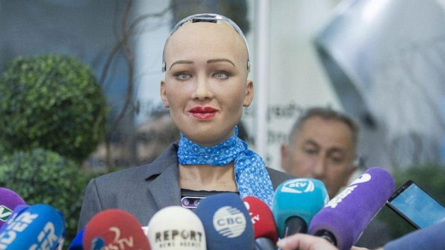 Robot Sophia'dan bir ilk daha