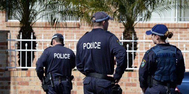 Avustralya bir saldırgan polis tarafından vuruldu