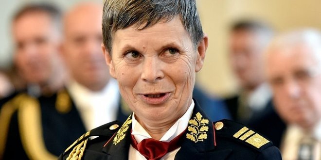 Slovenya'ya kadın genelkurmay başkanı