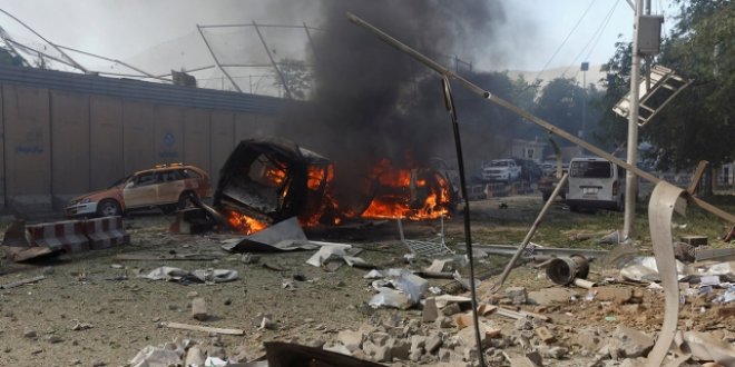 Afganistan'da bombalı araç hazırlanırken patladı