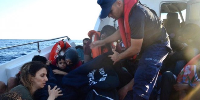 İzmir'de 44 düzensiz göçmen yakalandı