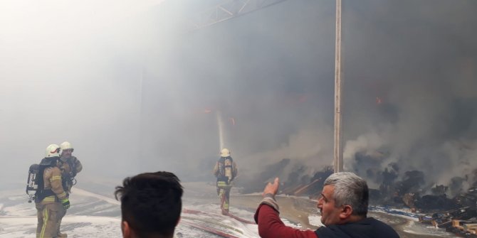 Arnavutköy'de fabrika yangını!