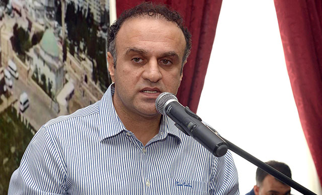 Karataş Belediye Başkanı Ünal, makam aracıyla yaptığı kazada yaralandı