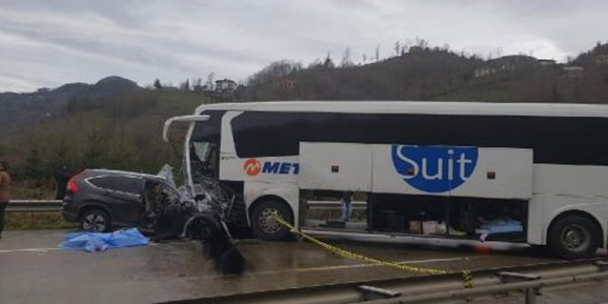 Cip, ters yönde 2 otomobil ve yolcu otobüsüne çarptı: 1 ölü, 10 yaralı