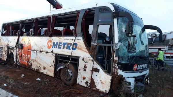 İstanbul'da yolcu otobüsü devrildi : 6 yaralı
