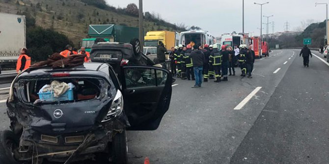 TEM'de kaza; İstanbul yönü ulaşıma kapandı