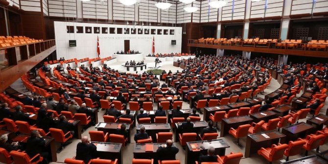 'Meclis kürsüsüne vatandaş çıkarılsın' önerisi
