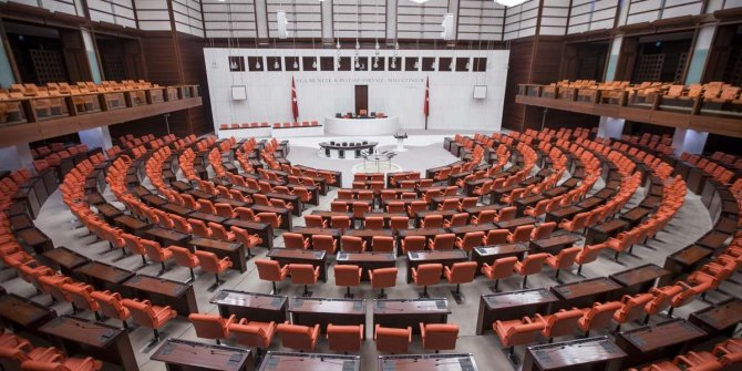 AKP'den Bölge Adliye Mahkemeleri için yasa teklifi