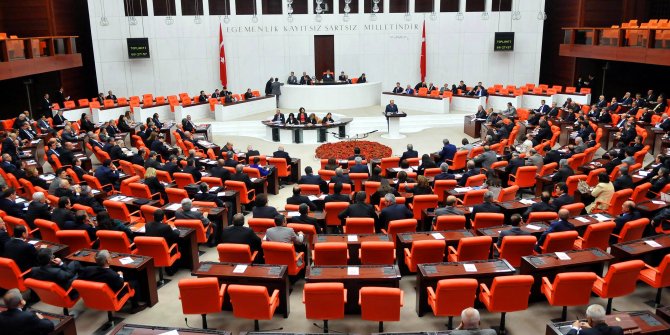 AKP-MHP'den kritik önergeye ret