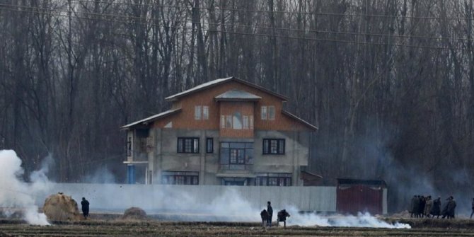 Keşmir’de silahlı çatışma: Ölü ve yaralılar var