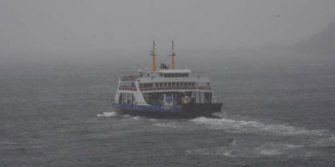 Çanakkale Boğazı, çift yönlü transit gemi geçişlerine kapatıldı