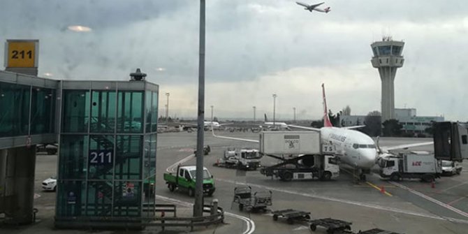 Atatürk Havalimanı'nda 3 uçak inişi pas geçti