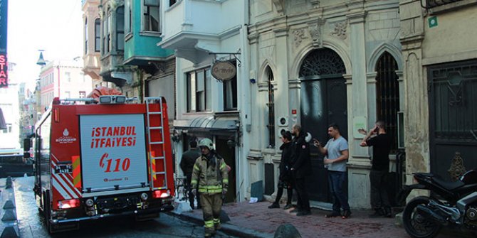 Beyoğlu'nda otelde yangın paniği!