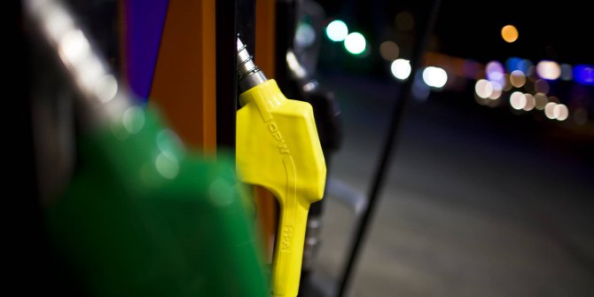 İran'da benzin artık Yakıt Kartı ile satılacak