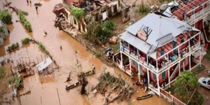 Kasırgasında ölenlerin sayısı 700'ü geçti