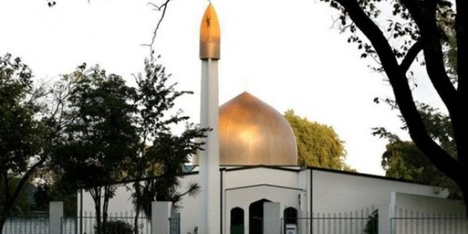 El Nur Camii yeniden ibadete açıldı
