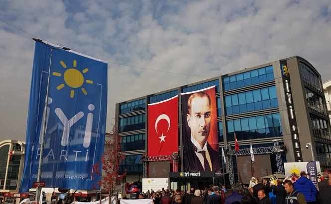 İYİ Parti'den teşkilatlara 'CHP'den istifa' genelgesi