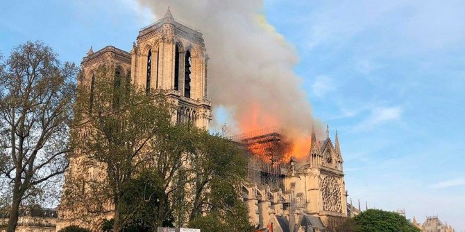 Notre Dame yangınında 'kısa devre' şüphesi