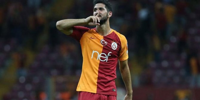 Galatasaraylı Emre Akbaba'nın ayağı kırıldı
