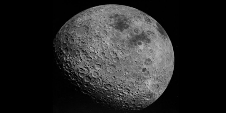 NASA'dan açıklama: Ay giderek...