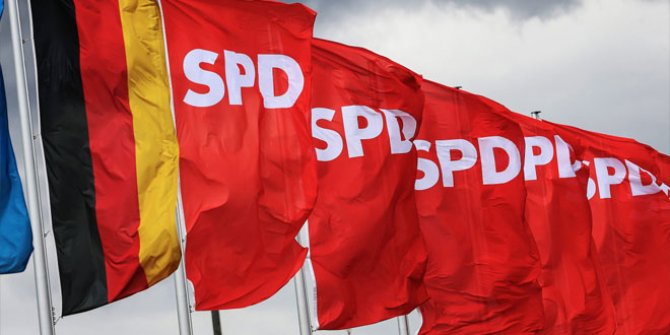 Almanya'da SPD Genel Başkanı istifa ediyor
