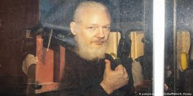 İsveç mahkemesinden Assange kararı
