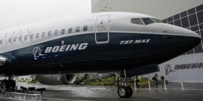 Boeing 737 Moskova'da acil iniş yaptı