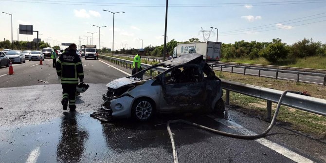 TIR ile otomobil çarpıştı: 5 ölü