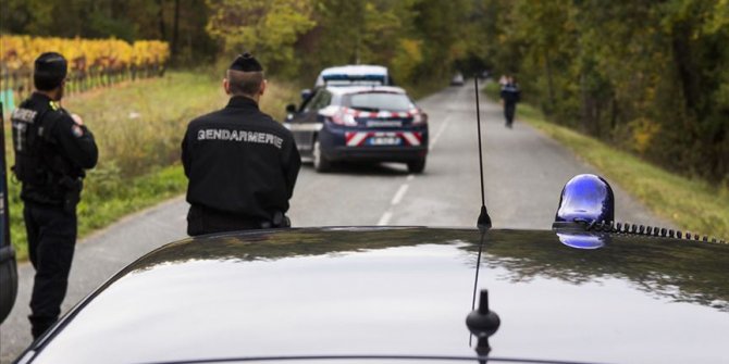 Fransa'da ehliyetsiz sürücü 2 Türk çocuğa çarptı
