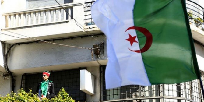 Cezayir'de eski Cumhurbaşkanı adayına tutuklama
