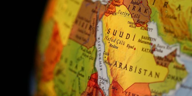 Suudi Arabistan'da havalimanına saldırı: 1 ölü