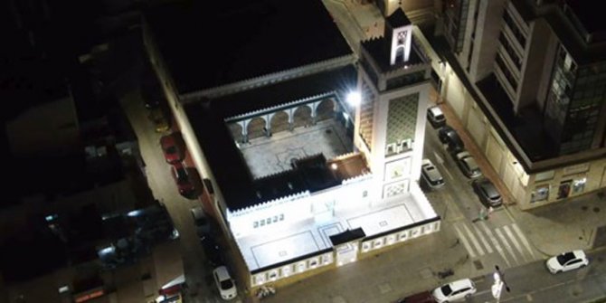 İspanya'da camiye saldırı
