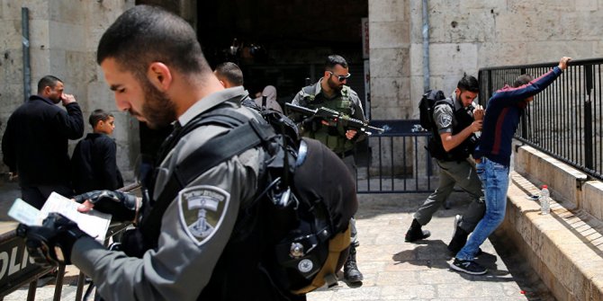 İsrail polisinden Filistinli Bakana gözaltı!