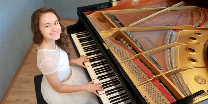 Genç piyanistten İtalya'da büyük başarı