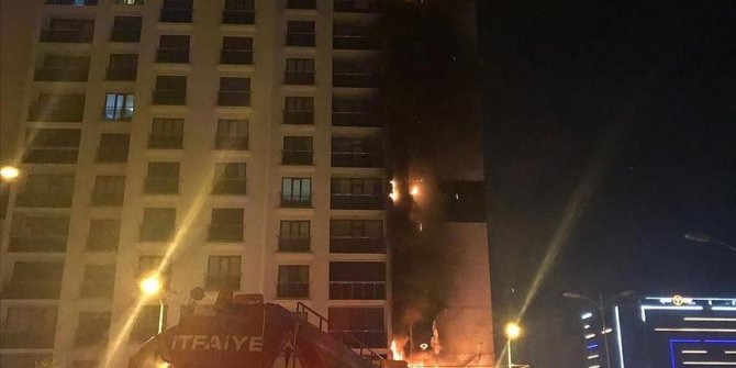 Başkentte 16 katlı binada yangın çıktı