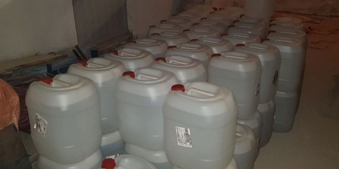 Depoda binlerce litre kaçak etil alkol ele geçirildi