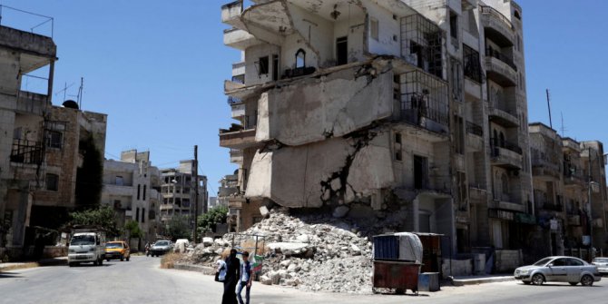 Rusya, İdlib’de pazar yerini vurduğu iddialarını yalanladı