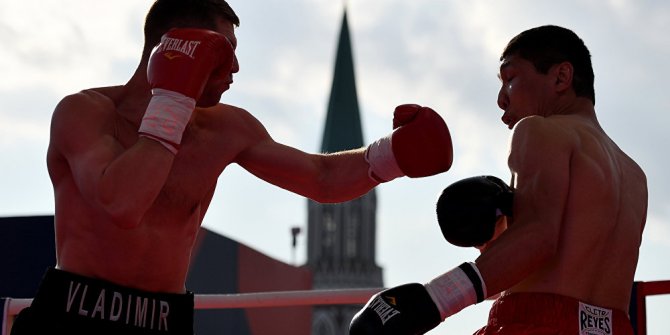 Kızıl Meydan’da 5 bin kişi boks antrenmanı yaptı