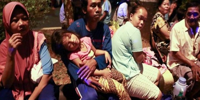 Endonezya'daki depremde 1 kişi öldü