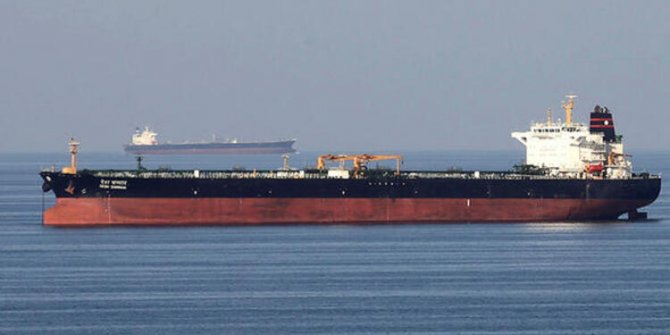 İran bir tankere daha el koydu