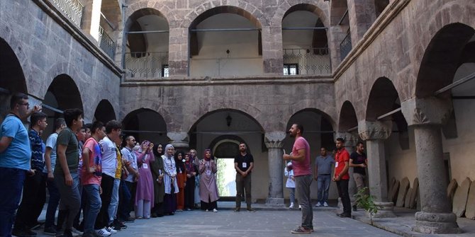 Üç asırlık medrese restorasyonun ardından ziyarete açıldı