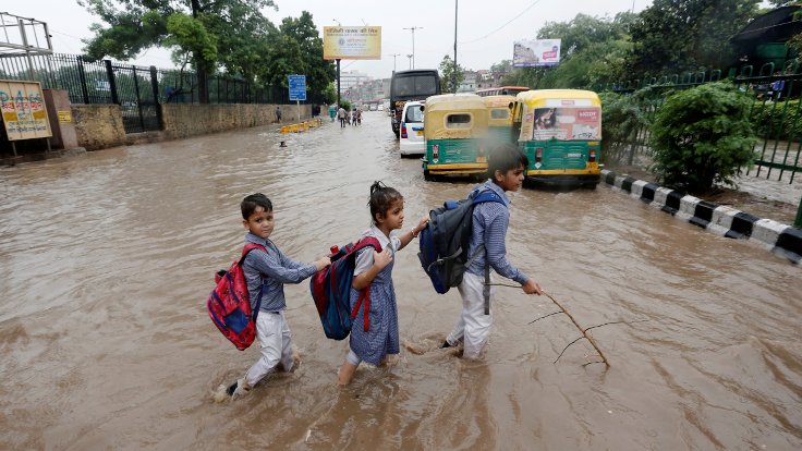 Hindistan'da sel: En az 33 kişi öldü