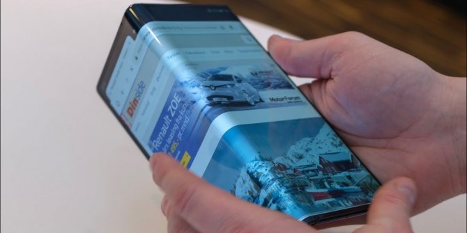 Huawei'den katlanabilir telefon MateX için kötü haber