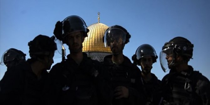 İsrail, Batı Şeria'da inşa halindeki camiyi yıktı