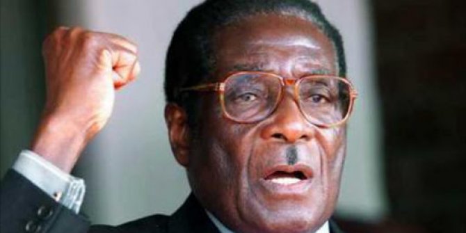 Zimbabve’nin devrik başkanı öldü