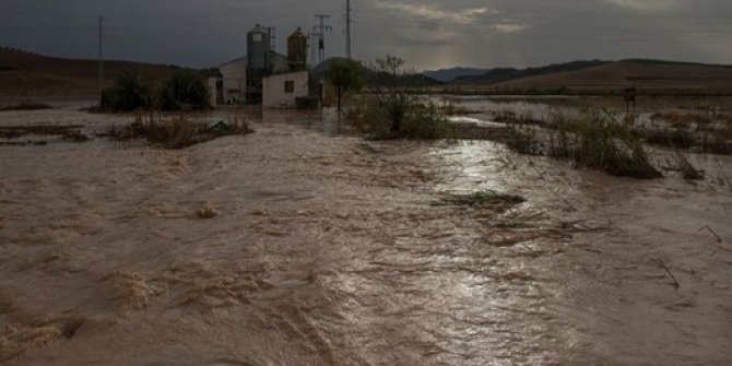 İspanya'da şiddetli yağış 3 günde 6 can aldı