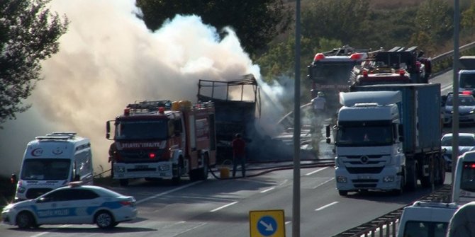TEM'de yangın: Trafik kör düğüm