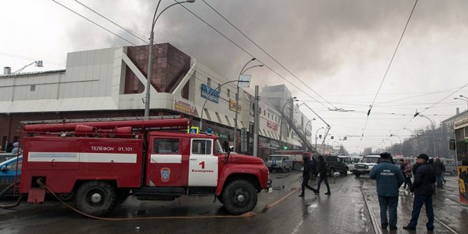 Rusya’da bir alışveriş merkezinde yangın