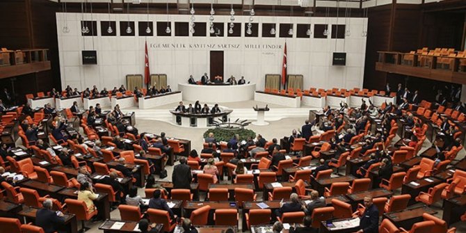 AKP, yargı paketi taslak metnini CHP’ye sundu