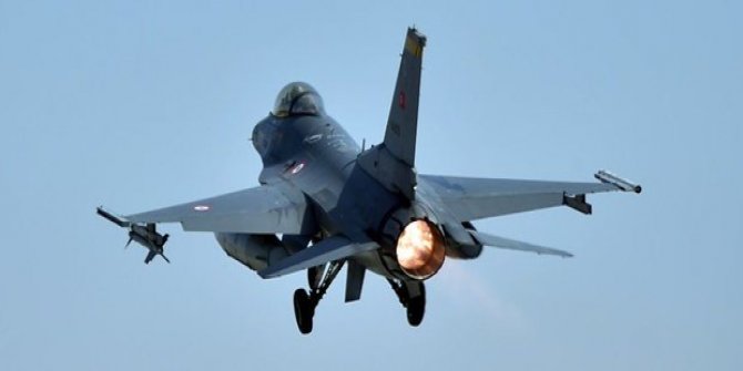 F-16 savaş uçağı eğitim uçuşu sırasında sırra kadem bastı